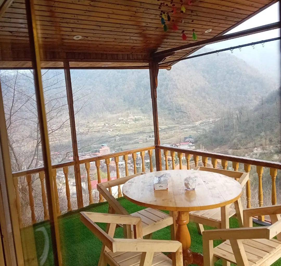 تراس با ویوی جنگل